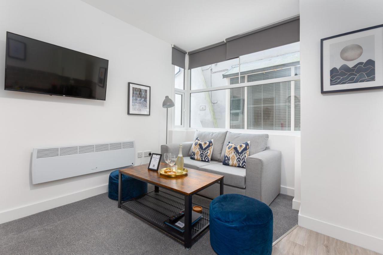 Charles Alexander Short Stay - Charnley House Apartments Blackpool Exterior photo